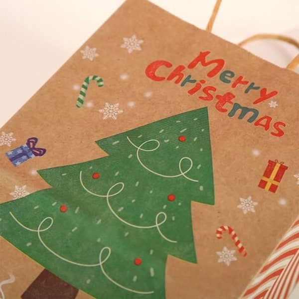 Kraft julklappspåsar 24 påsar i olika stilar julpapperspåsar med handtag julklappspåsar med jul