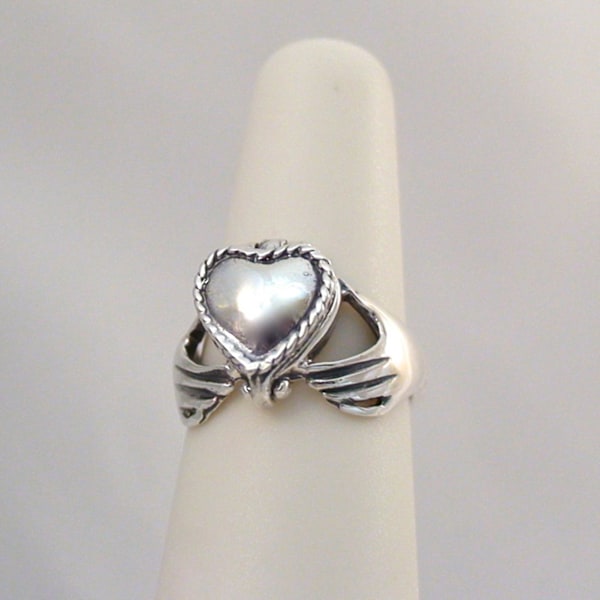 Kvinnerring holder et hjerte som kan åpnes Tilbehør Mote Utseende Bright Luster Fingerring til bryllup Silver US 8