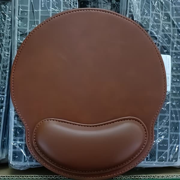 Ergonomisk musematte i kunstskinn for gaming, sklisikkert håndleddsstøtte Brown