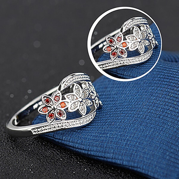 Ring Sølvbelagte Blomster Design Cubic Zirconia Innlagt skinnende mote Kvinner Ring For Bryllup Silver US 9