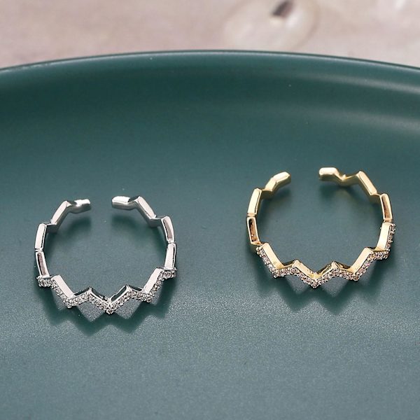 Charmig ring All-match legering justerbar vågform fingerring för dagligen Silver