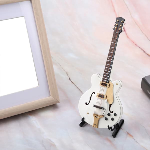 Vit miniatyr elgitarr replika - perfekt julklapp!