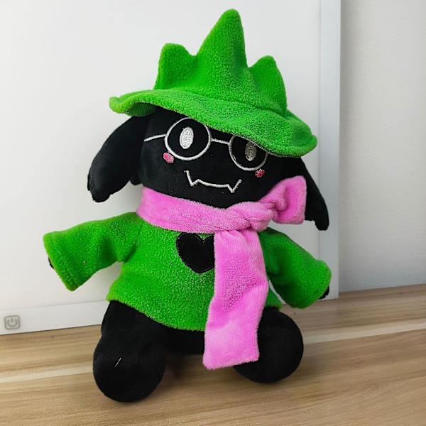 Sød Deltarune-karakter fyldt plysdukke 25cm Ralsei