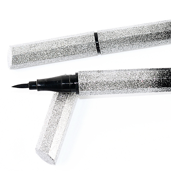 Tähtitaivas Eyeliner-kynä Aito vedenkestävä ja hikoilunkestävä pitkäkestoinen ei helposti tahri novice eyeliner-kynä musta