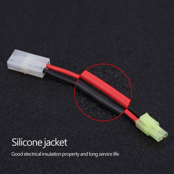 Suuri Tamiya naaras - Mini Tamiya uros -sovitinkaapeli