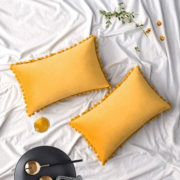 Paket med 2 Sammets-kuddfodral Pompom Dekorativa örngott Solida mjuka kuddfodral Med Poms Fyrkantig För Soffa Soffa Sovrum Bil 18x18tum Da 12 x20 Mustard Yellow