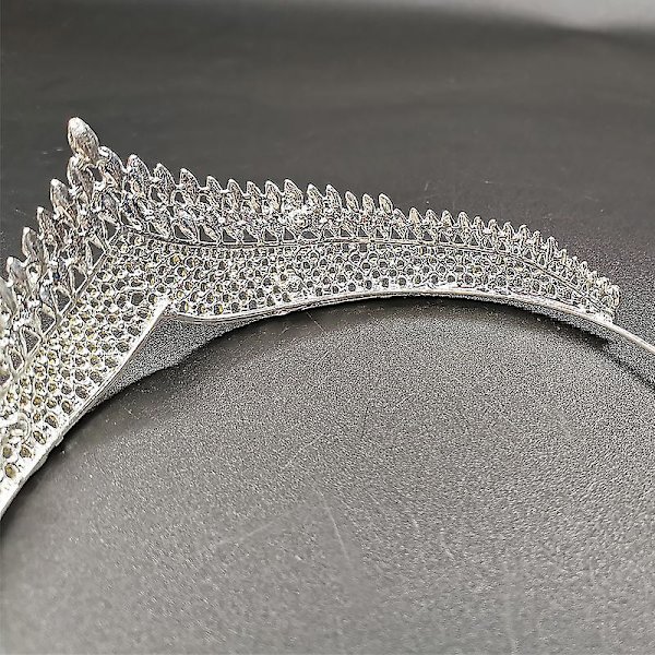 Kronprydnad Bröllopstillbehör Enkel Legering Diamond-studded Brudklänning Smycken