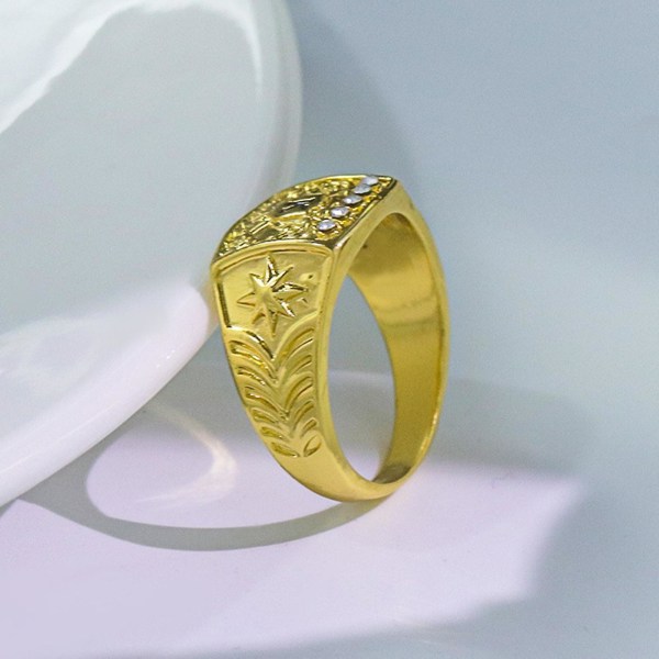 Inlagd Rhinestone Bokstav K Print Män Ring Unikt Mönster Mode Utseende Bröllopsband Smycken Tillbehör US 9
