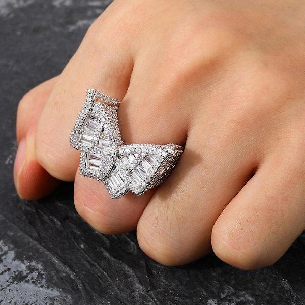 Trendiga nya fjärilsringar för kvinnor män Kopparberlock Guld Silverfärg Cubic Zircon Iced Ring Mode Hip Hop smycken Gold