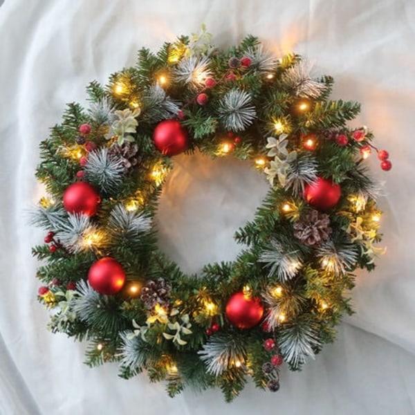 Julekrans til inngangsdørdekorasjon Dekorasjon med Pinecone Bær Snøflak(30CM，20 LED-lys）