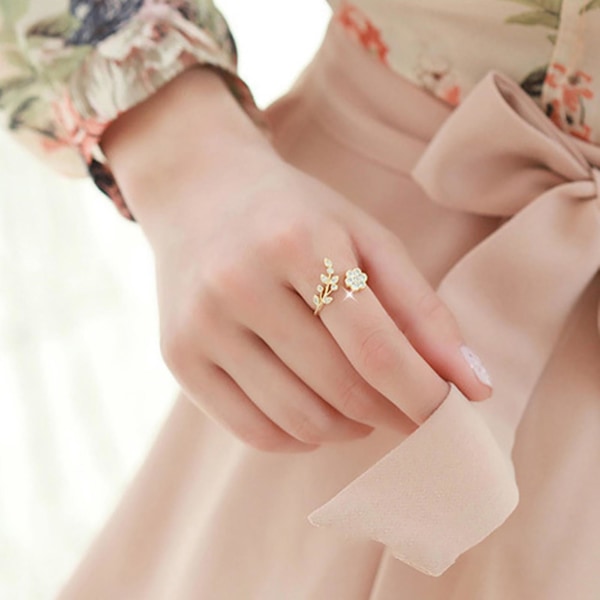 Graceful Flower Branch Rhinestone Justerbar Öppna Finger Ring Kvinnor Smycken Present Golden