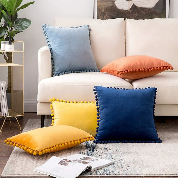 Paket med 2 Sammets-kuddfodral Pompom Dekorativa örngott Solida mjuka kuddfodral Med Poms Fyrkantig För Soffa Soffa Sovrum Bil 18x18tum Da 22 x22 Lemon Yellow