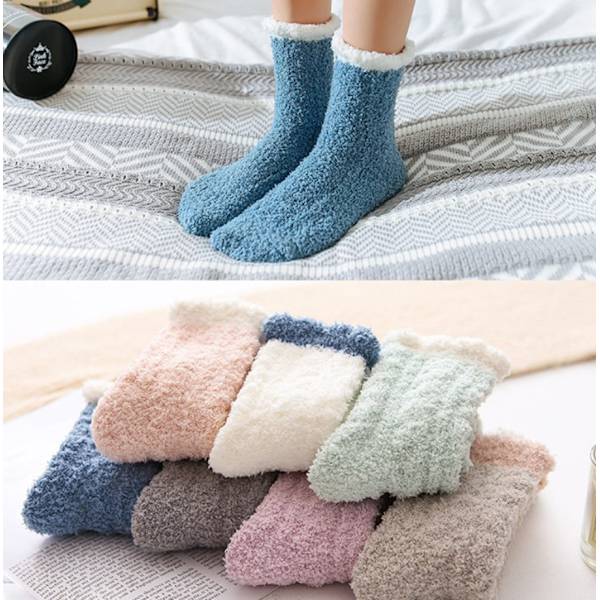 5-pack kvinnors vinter varma mjuka fluffiga sängstrumpor Random