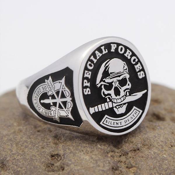 Miesten korut USA:n armeijan erikoisjoukkojen vihreä baretin pääkallosormukset miehille Vintage Silent Death Stamp Punk Party Gothic korut