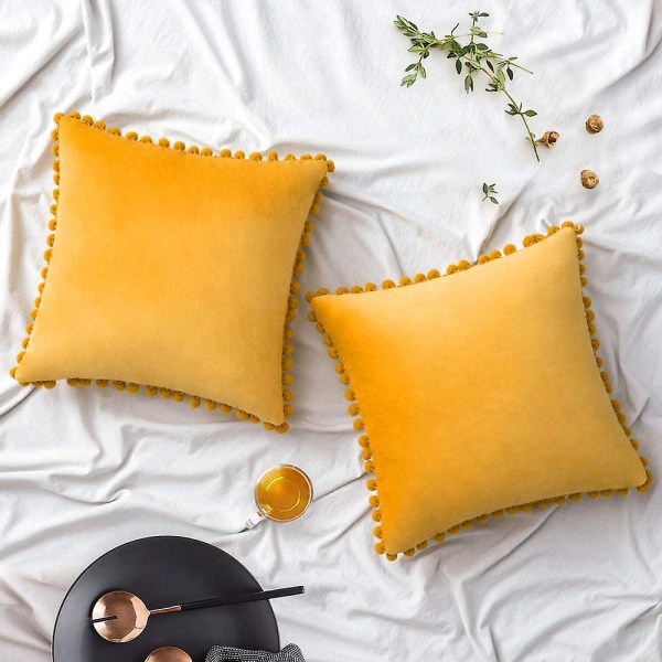 Paket med 2 Sammets-kuddfodral Pompom Dekorativa örngott Solida mjuka kuddfodral Med Poms Fyrkantig För Soffa Soffa Sovrum Bil 18x18tum Da 24 x24 Mustard Yellow