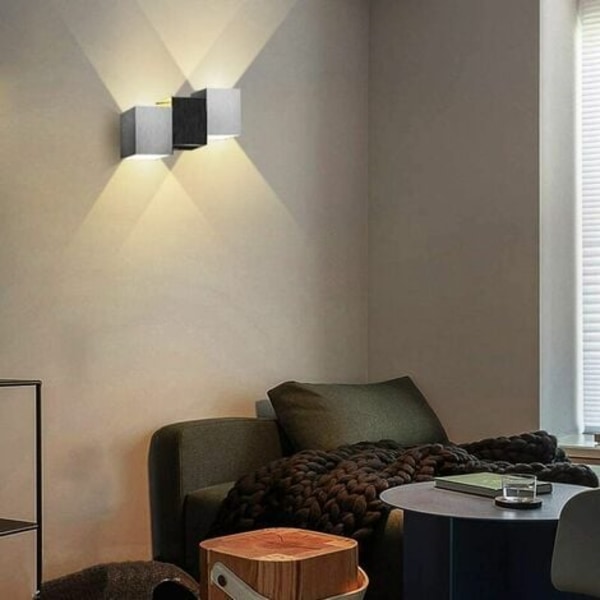 LED moderne væglampe 6W sort op-ned-natlampe til gangen i soveværelset - Varmt lys - Sort