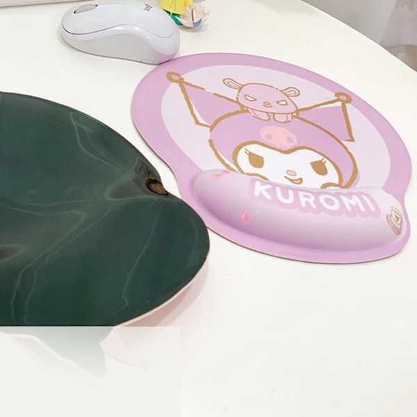 Musmatta med handledsstöd i tecknad stil för hem, kontor och spel