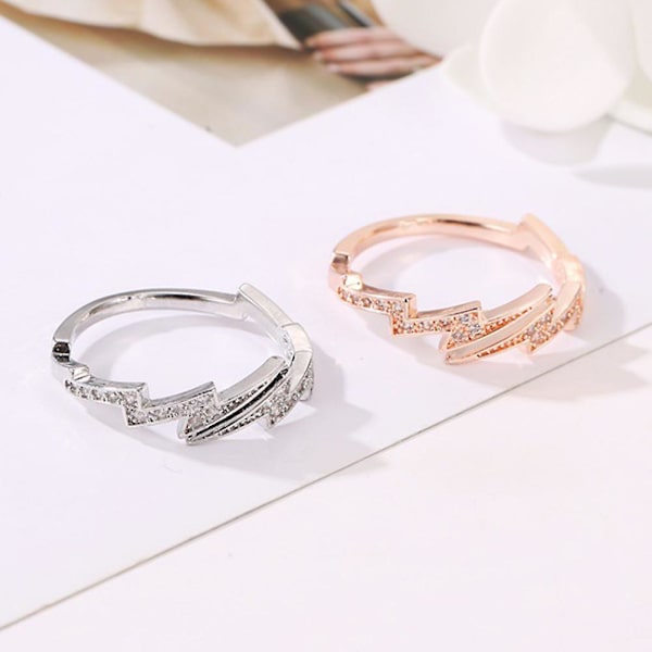 Kvinnor Creative Lightning Shape Cubic Zirconia Inläggningar Öppna Ring Finger Smycken Silver