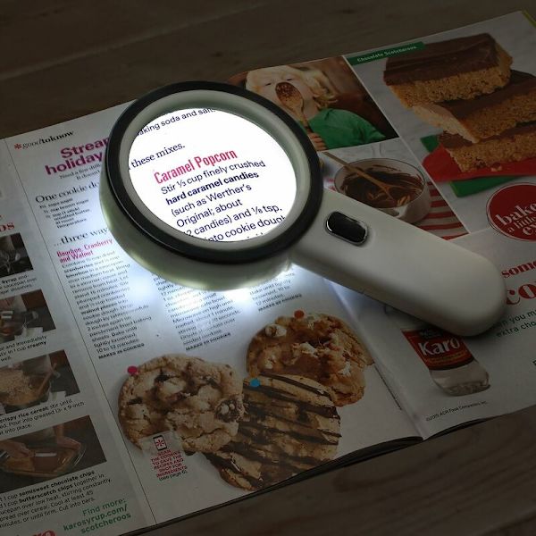 Klassisk ABS-knapp 12 LED bärbar läsning 30 gånger med lampor Power uppskattningsförstoring 12 lampor