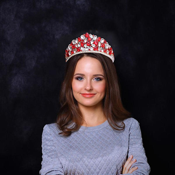 Rhinestones Crown med iøjnefaldende design Udsøgt pandebåndsdragt til kvinder Gold