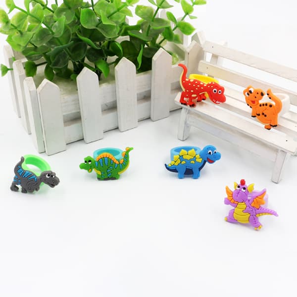 6 st Söta Tecknade Dinosaurie PVC Mjuka Ringar Barn Present Set