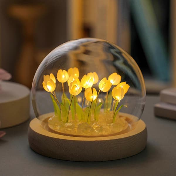 13 gule tulipaner LED nattlys for romantisk skrivebordsdekorasjon