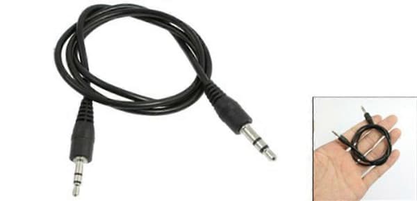 23\" pitkä 2,5 mm uros - 3,5 mm uros audioadapterikaapeli