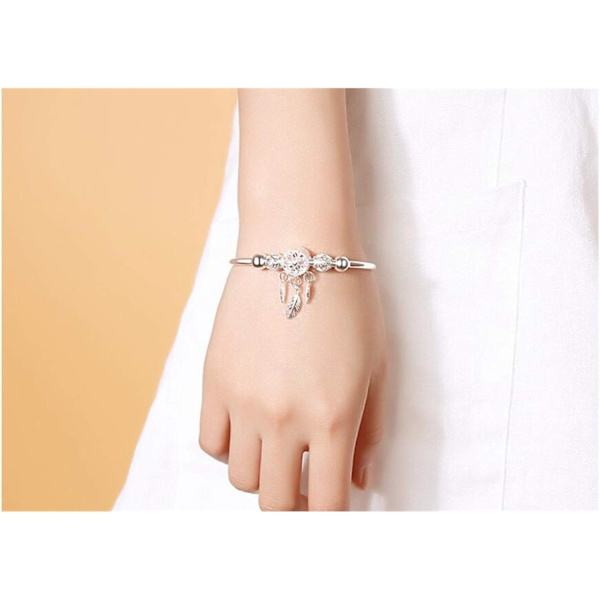 Justerbart armband i silver med drömfångare, tofs, fjäder, runda pärlor och berlockarmband för kvinnor, elegant smycke, väl utformat (färg: silver)