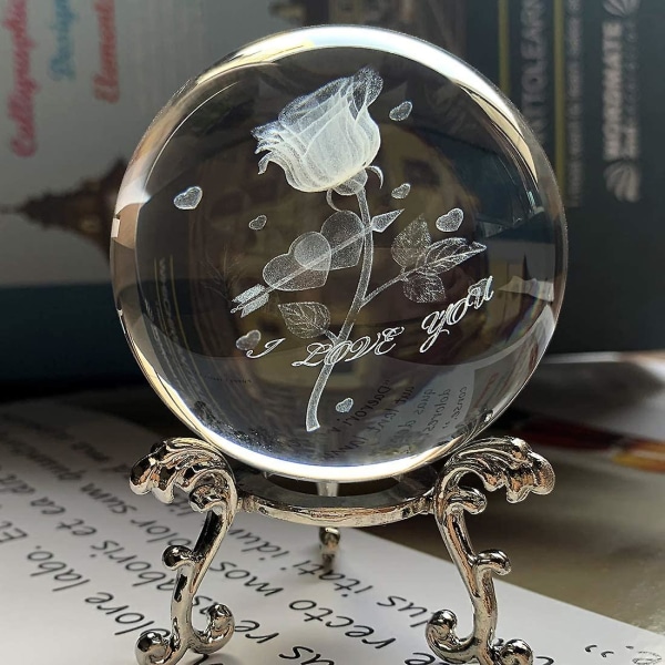 Kristall 2,4 tum (60 mm) Carving Rose Crystal Ball med sliverpläterad blommande stativ