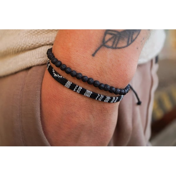 2x Boho Surfer Armbånd Sett Kvinner & Menn - Håndlagde Sommer Strand Armbånd - Justerbar & 100% Vanntett - Festival Tilbehør - Perlet & Flettet Black & Lavabeads