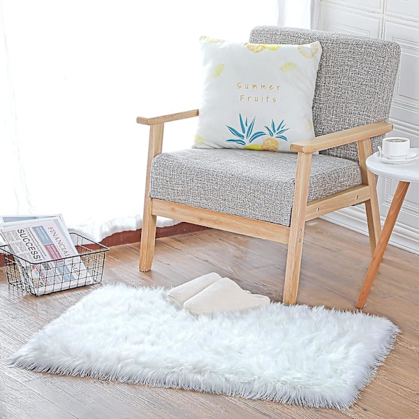 Konstgjord fårskinnsmatta Imitationspälsmatta Lammskinnsmatta Fluffig Mjuk Långhårig Dekorativ Stolsdyna Soffa Matta (vit, 50x150cm)