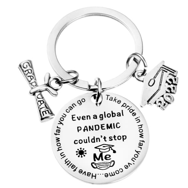 Examenspresent 2022 \"Inte ens en global PANDEMI kunde stoppa