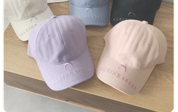 Bokstavbrodert lue justerbar baseballcaps White
