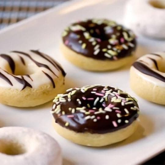 Donutmaskine i plast | Vaffelform | Køkkenbageudstyr | Donutkageform | DIY kage- og kiksebageværktøj