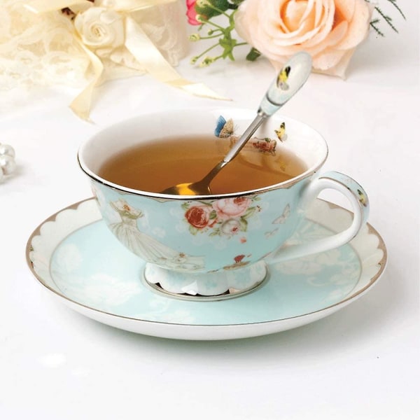 Kiina teekupit ja lautaset, pastellinsininen kukkakuvioinen kahvimuki set