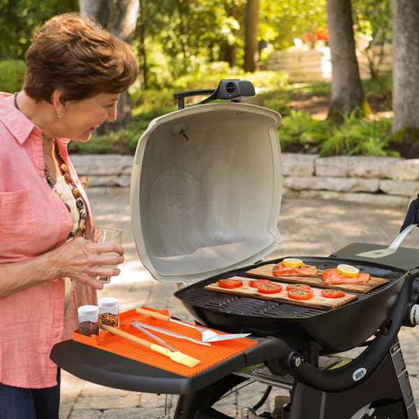 Grill Silikone Sidehyldemåtte, Bageplade Beskyttelsesmåtte, Multifunktionel Blackstone Silikone Grillværktøjsmåtte til BBQ Griller Gray