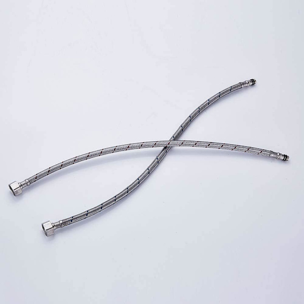 Pakke med 2 kjøkken-/vaskmonoblokksblandertilkoblinger Fleksible rør Haler Britisk standardrør M10 x1/2 Tilpasning 700 mm lang (Sølvrør)