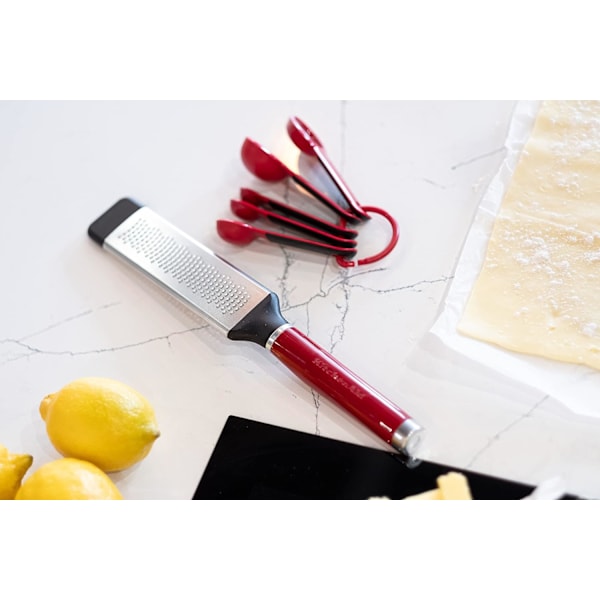 d Core Fine Etched Grater, Empire Red, 12,4 tommer, Rustfrit Rustfrit Stål, KAG321OHERE, DX261 Fine Grater Tin Opener