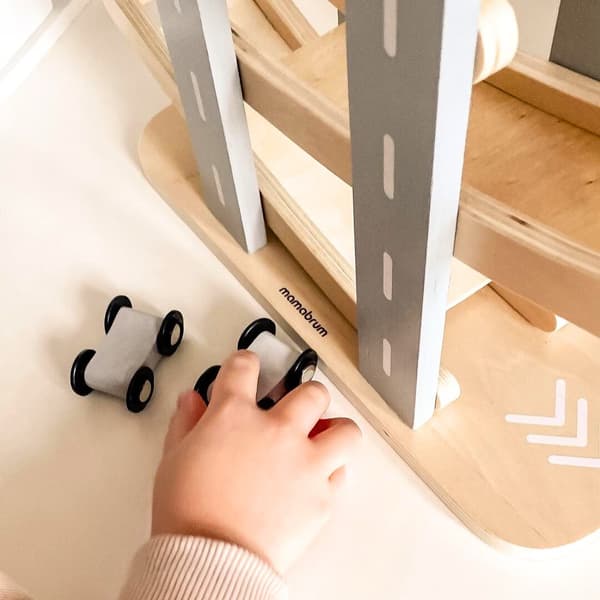 Träramp för bilar – 6 våningar med parkering (45 cm)