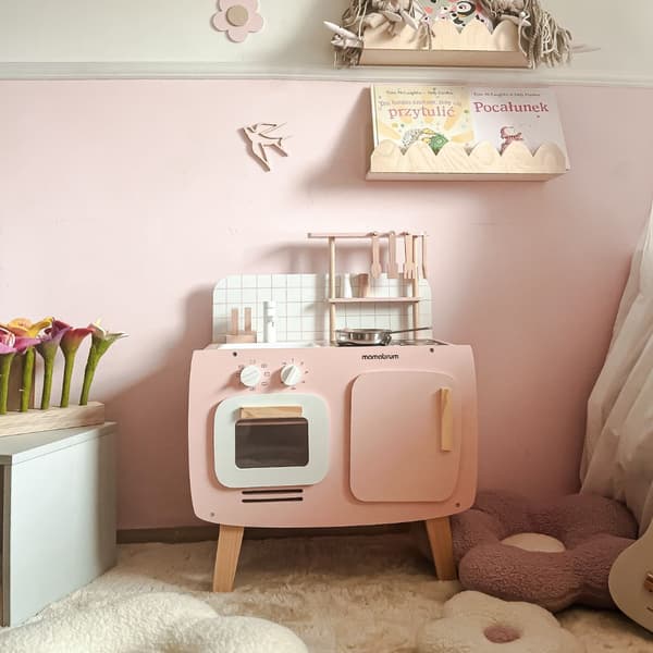 Retro träkök med förkläde och tillbehör - rosa