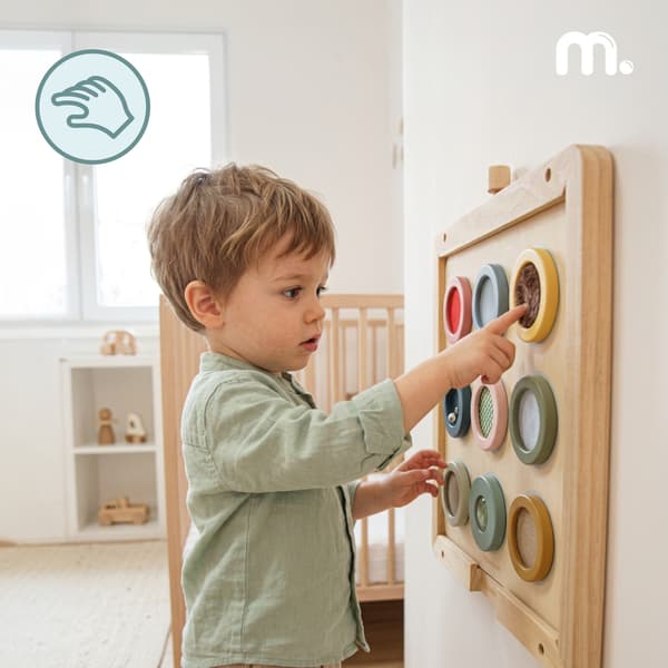 Mamabrum Montessori aistitaulu 9 tekstuurilla ja seinäkehyksellä