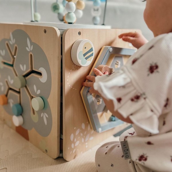 Suuri Montessori-puuaktiivisuuskuutio - Leikkisilmukka