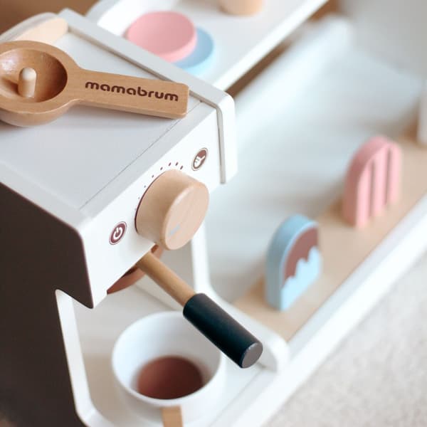 Isbar i træ med kaffemaskine - kaffebar med tilbehør