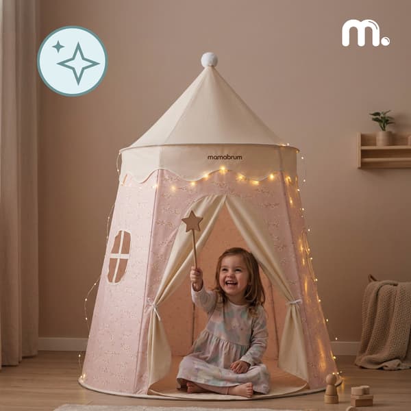 Mamabrum legetelt som slot med måtte og LED-lys, kirsebærblomster