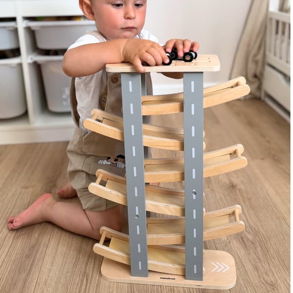 Träramp för bilar – 6 våningar med parkering (45 cm)