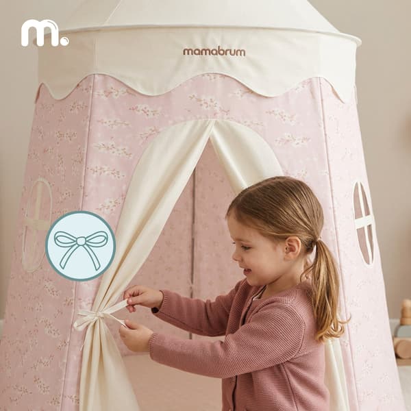 Mamabrum legetelt som slot med måtte og LED-lys, kirsebærblomster