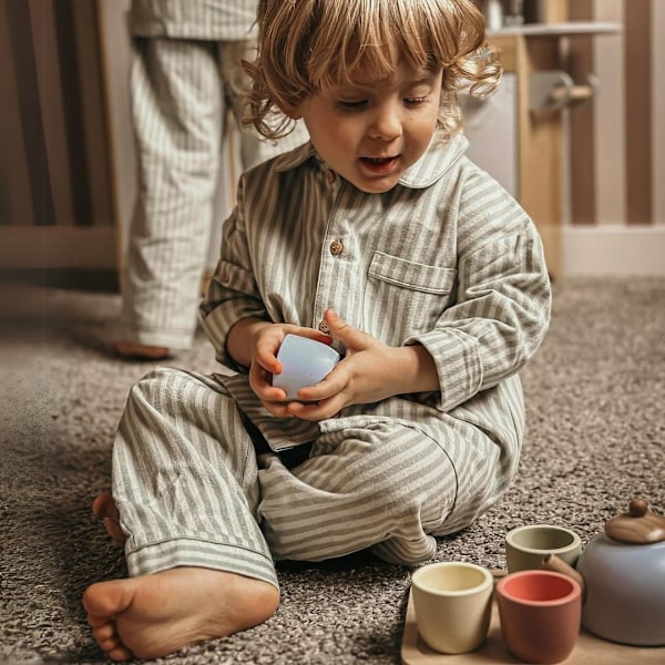 Puiset teekalustesarja tarjottimella, 7-osainen