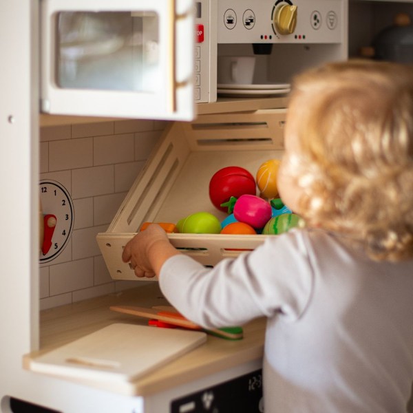Puinen hedelmien ja vihannesten leikkuulauta