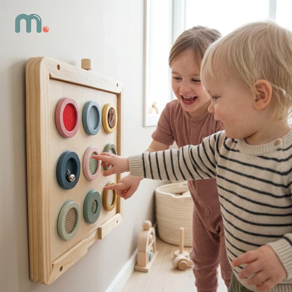 Mamabrum Montessori aistitaulu 9 tekstuurilla ja seinäkehyksellä