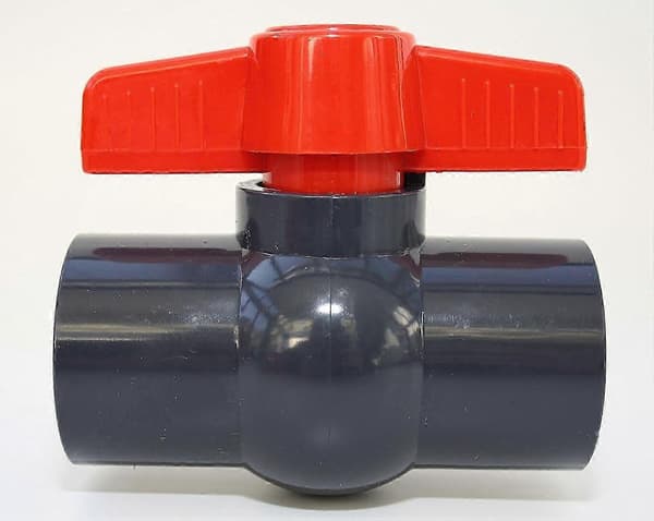 Kulventil 32 mm med 2 limbara PVC-hylsor, 10 Bar